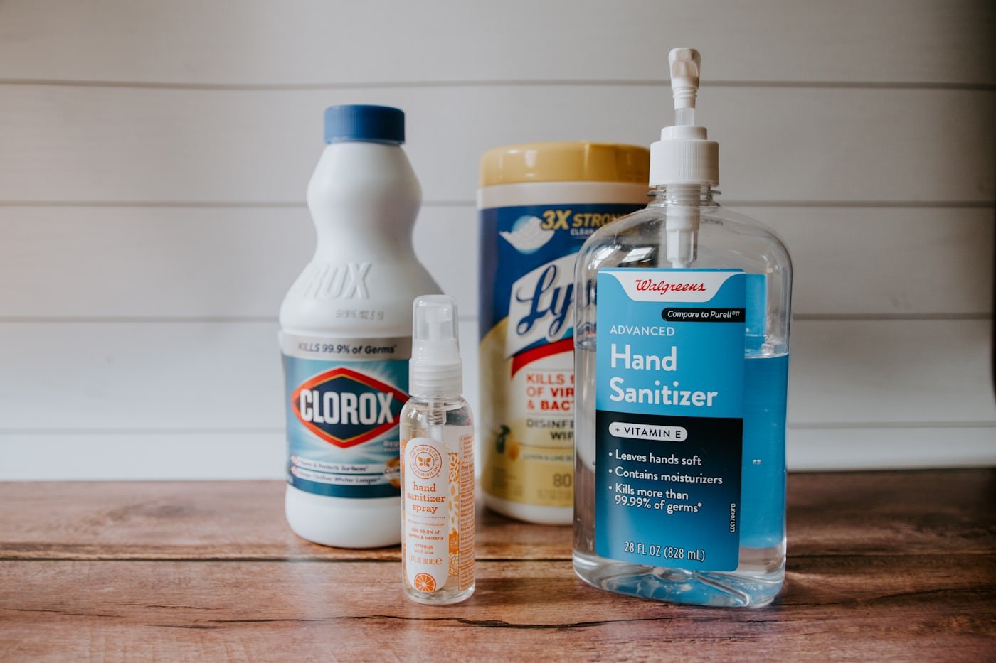 Fine powder dust pest treatment concept