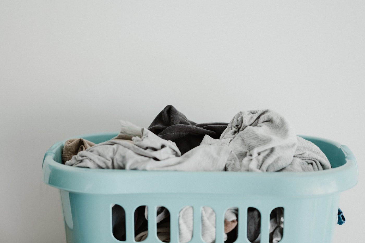 Laundry basket and linens